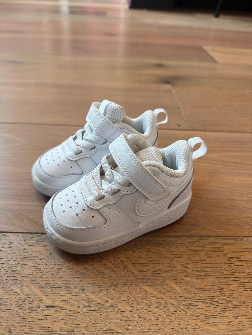 Nike shoes 4c